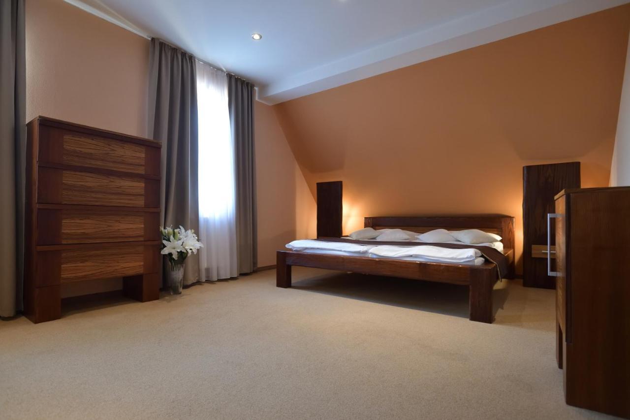 Hotel Villa Romantica Kolín Екстериор снимка